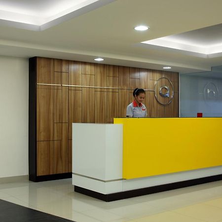 Amaris Hotel Thamrin City Джакарта Интерьер фото