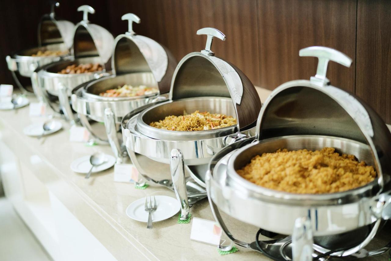 Amaris Hotel Thamrin City Джакарта Экстерьер фото