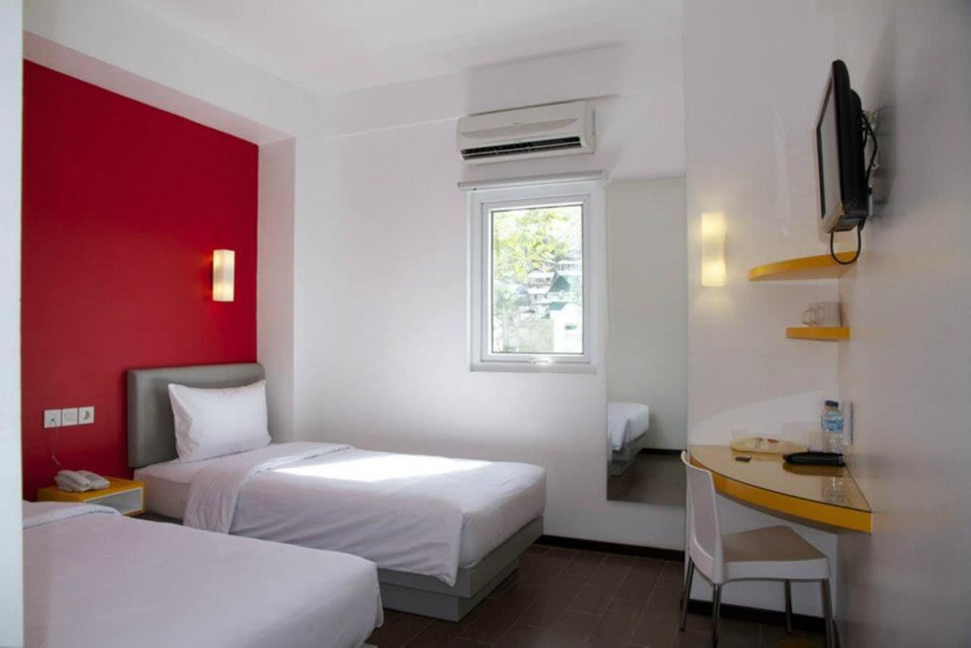 Amaris Hotel Thamrin City Джакарта Экстерьер фото