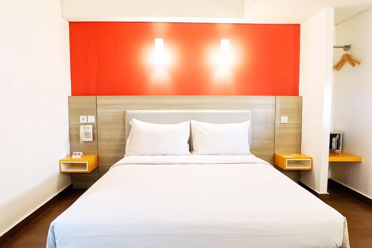 Amaris Hotel Thamrin City Джакарта Экстерьер фото