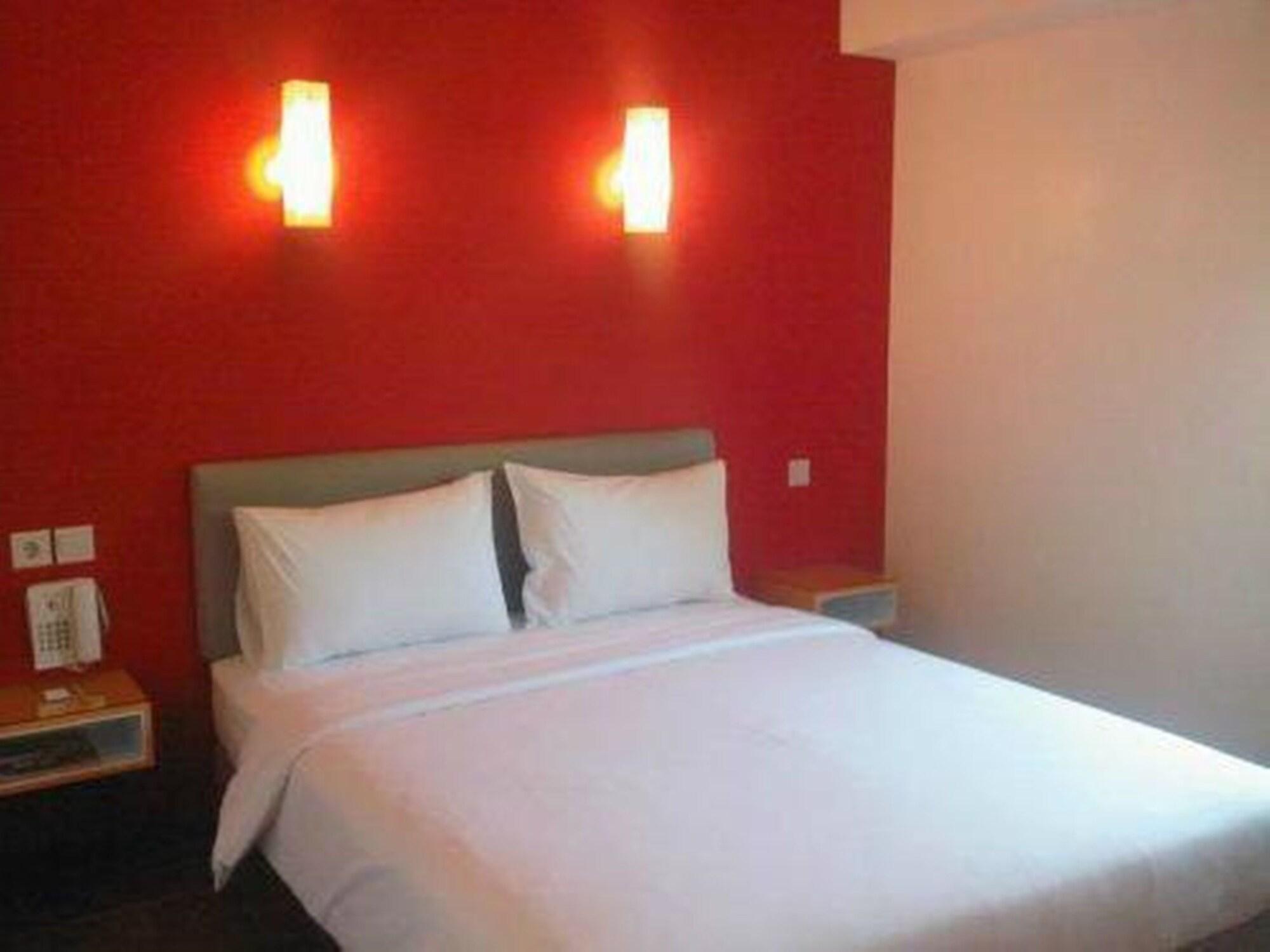 Amaris Hotel Thamrin City Джакарта Экстерьер фото