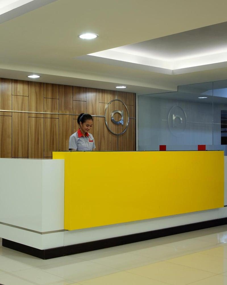 Amaris Hotel Thamrin City Джакарта Экстерьер фото