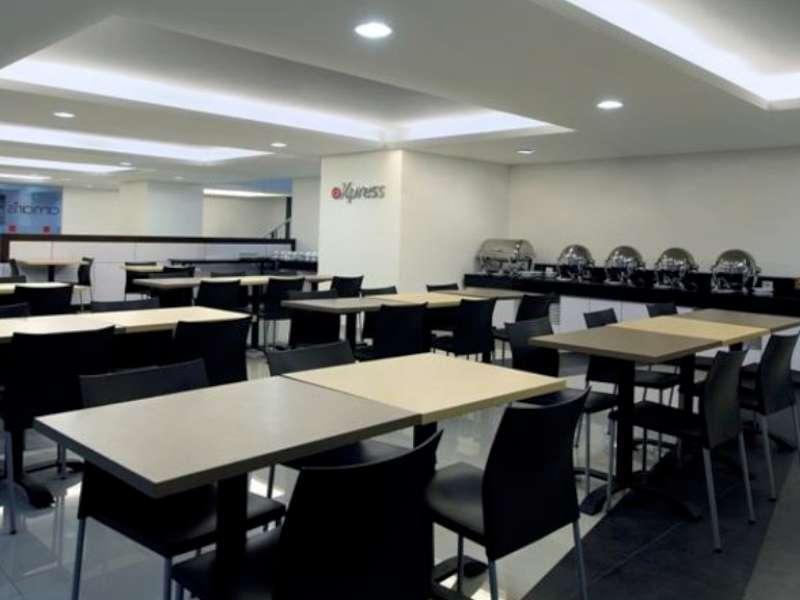 Amaris Hotel Thamrin City Джакарта Экстерьер фото