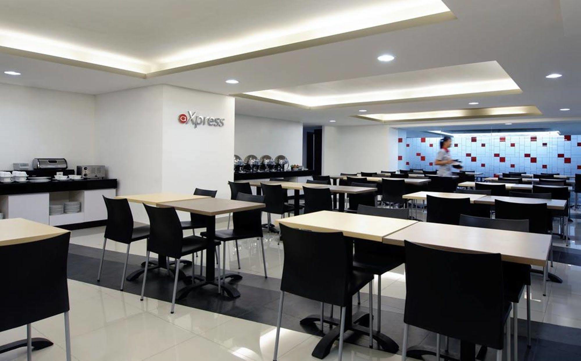 Amaris Hotel Thamrin City Джакарта Экстерьер фото