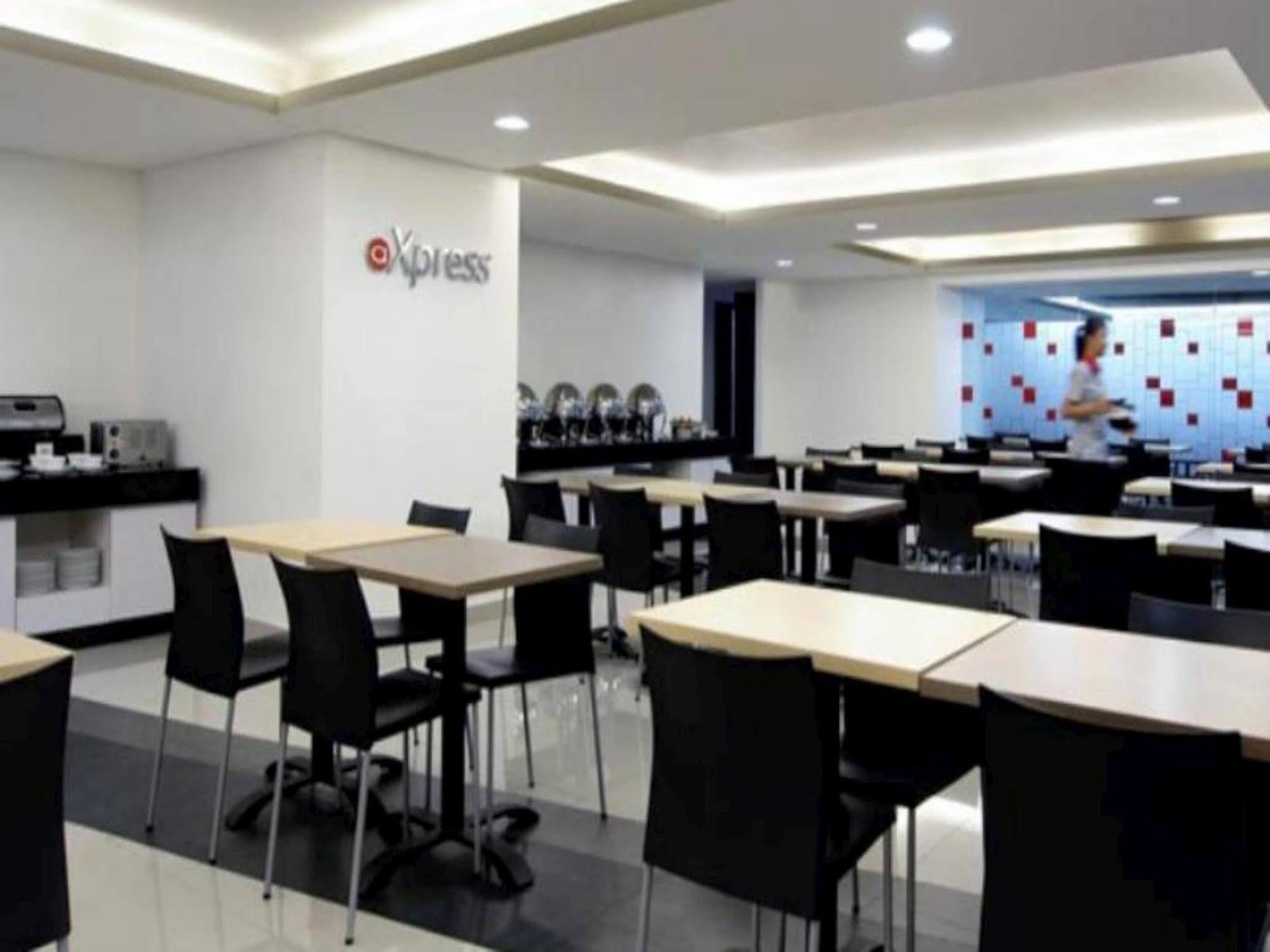 Amaris Hotel Thamrin City Джакарта Экстерьер фото