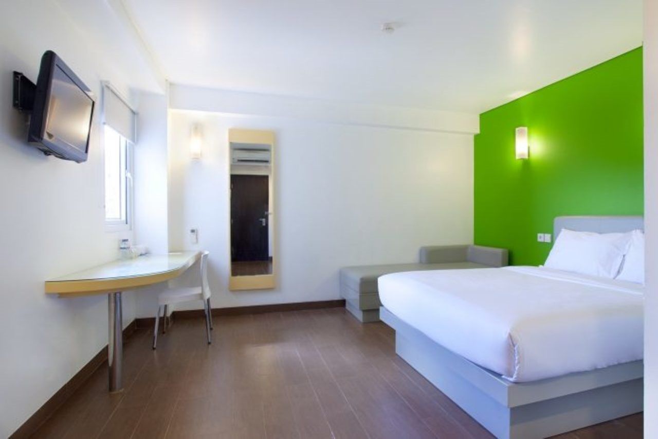 Amaris Hotel Thamrin City Джакарта Экстерьер фото